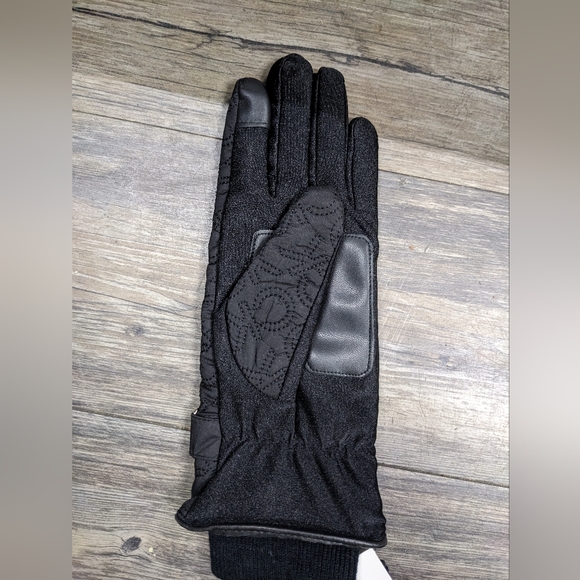 Calvin Klein quilted logo touch screen gloves - Picture 2 of 5